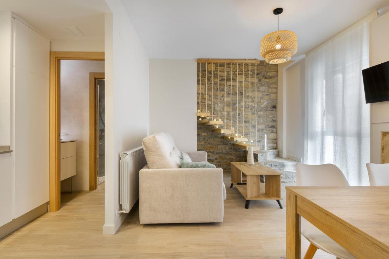 Apartamentos La Muralla De Jaca Buitenkant foto