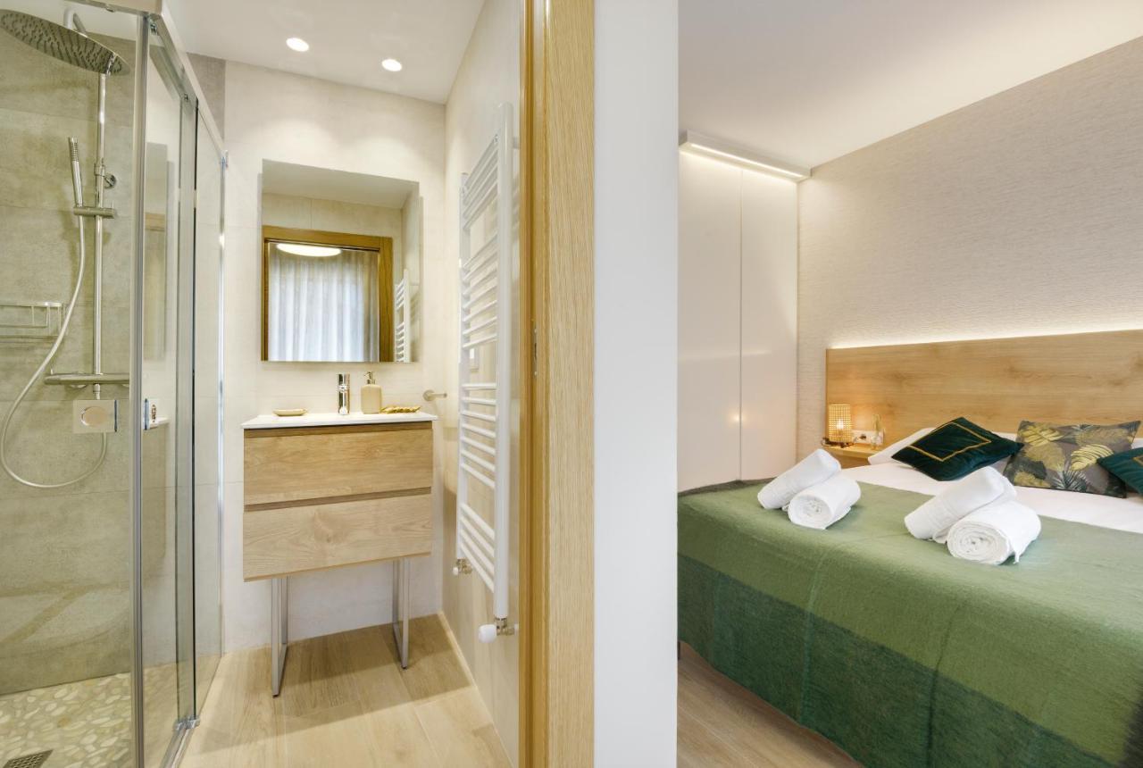 Apartamentos La Muralla De Jaca Buitenkant foto